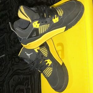Jordans Retro 4